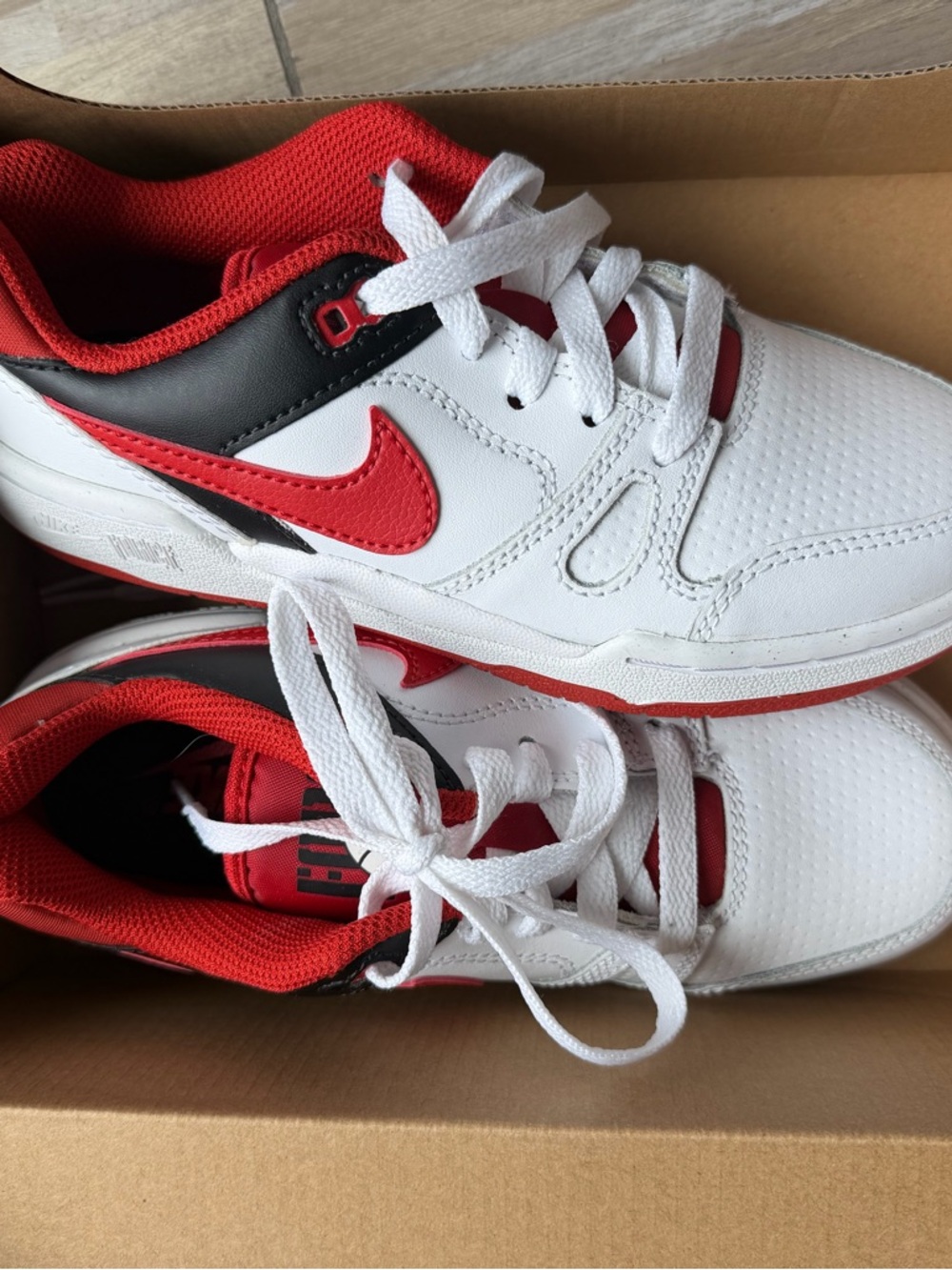 Nike Kids White, Red & Black Low-Top Sneakers